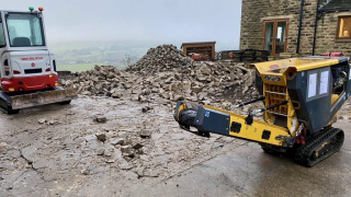 Mini concasseur DRAGON CR300 sur un chantier dans les alpes