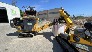 Mini concasseur DRAGON Equipment en démonstratio avec un LIFTER 1000